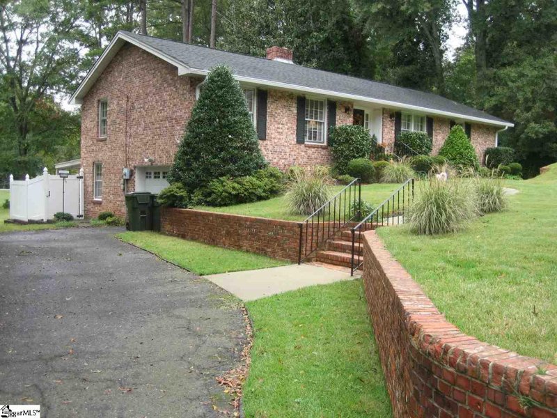 Property image 2 at 121 Lullwater Road, Greenville, SC 29607