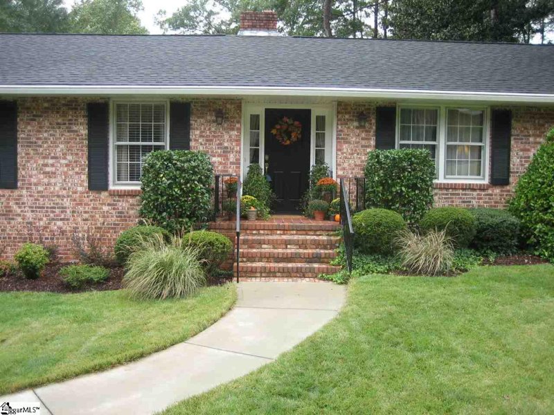 Property image 3 at 121 Lullwater Road, Greenville, SC 29607