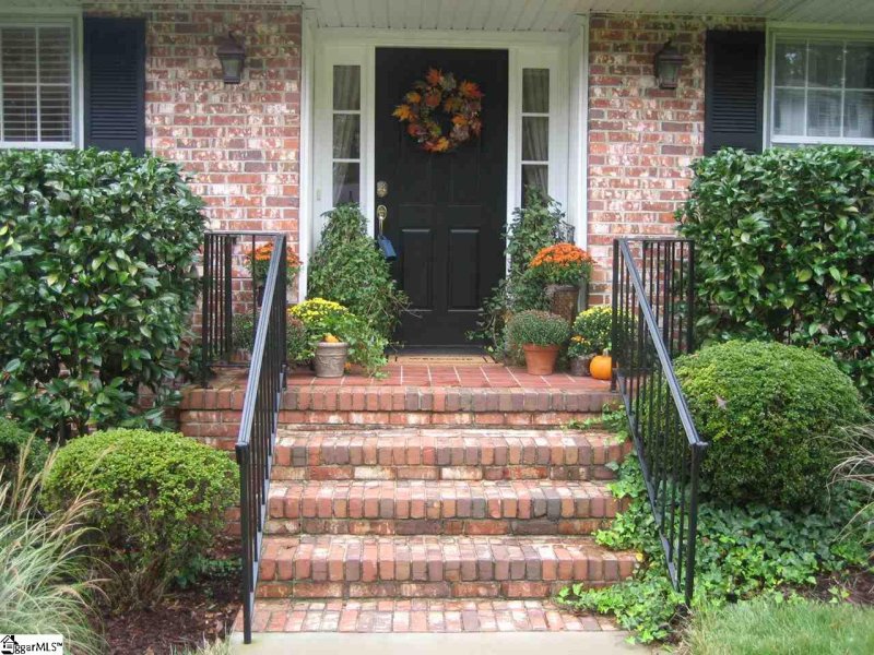 Property image 4 at 121 Lullwater Road, Greenville, SC 29607