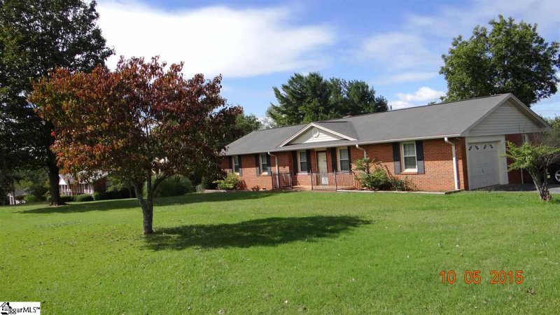 104 Colonial Lane