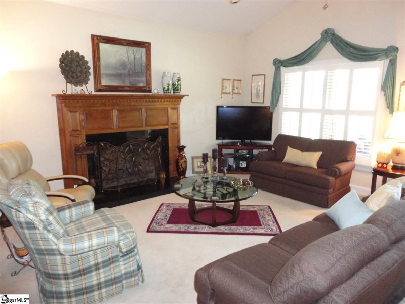 Property image 2 at 308 Greenview Circle, Greenville, SC 29609