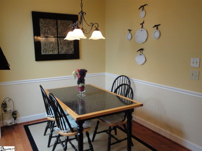 Property image 5 at 308 Greenview Circle, Greenville, SC 29609