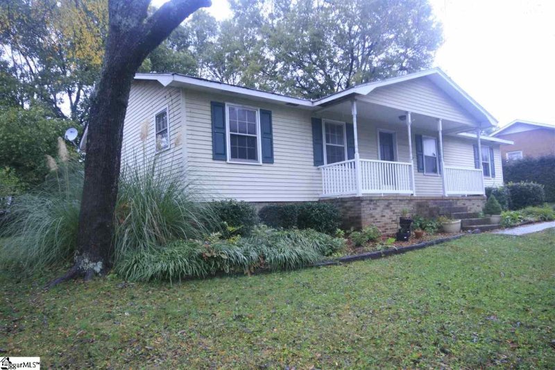 Property image 2 at 8 Dahlglen Avenue, Greenville, SC 29607