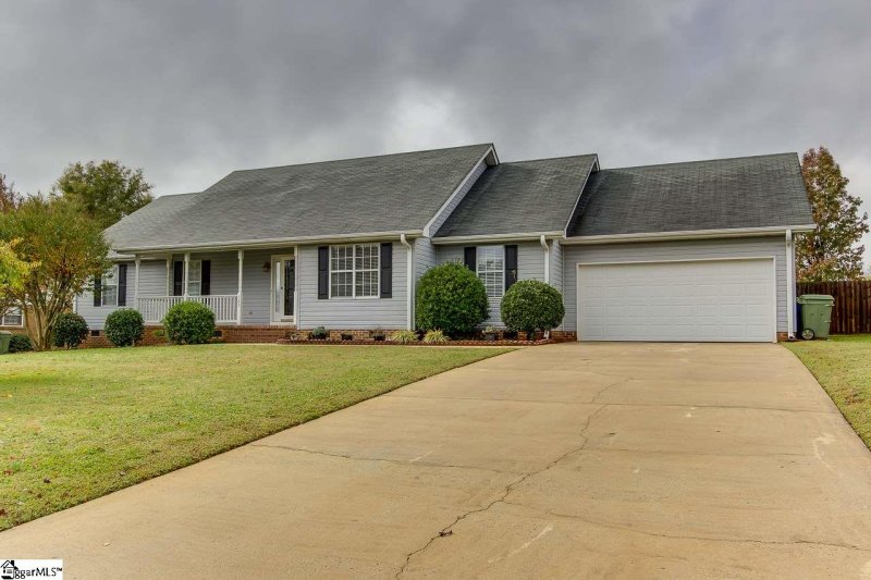 Property image 2 at 127 Amberwood Lane, Mauldin, SC 29662