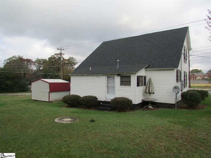 Property image 2 at 200 W Beattie Street, Liberty, SC 29657