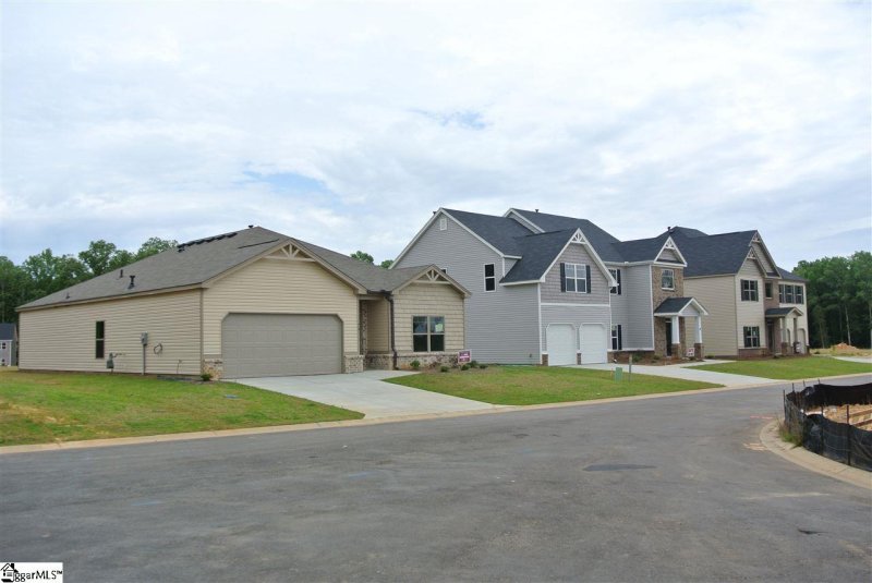 Property image 4 at 10 Winespring Place, Simpsonville, SC 29681