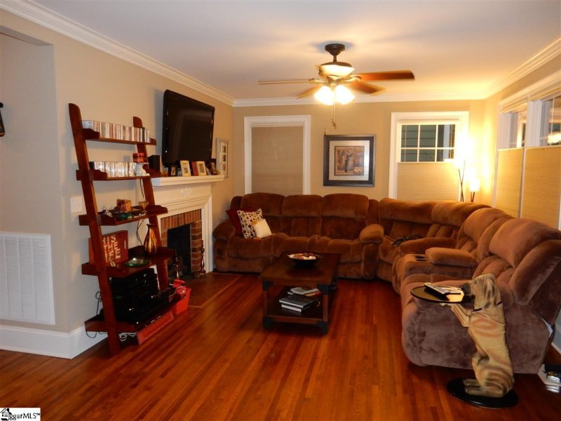 Property image 4 at 205 E Faris Road, Greenville, SC 29605