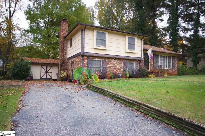 Property image 2 at 226 Singing Woods Lane, Spartanburg, SC 29301