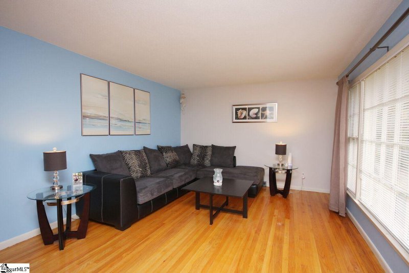 Property image 3 at 226 Singing Woods Lane, Spartanburg, SC 29301