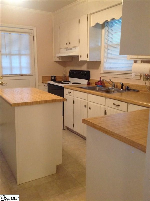 Property image 3 at 105 Holland Street, Simpsonville, SC 29681