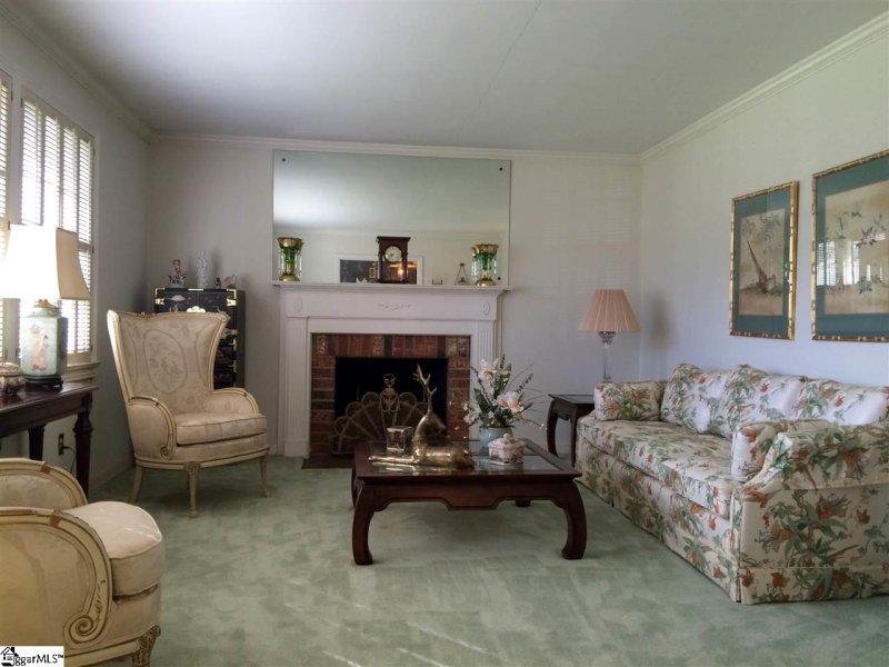 Property image 3 at 2 Ivy Trail, Greenville, SC 29615