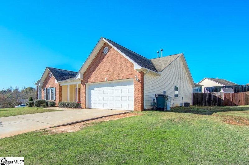 Property image 3 at 762 Tinder Box Court, Boiling Springs, SC 29316