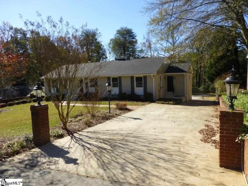 Property image 3 at 129 Lullwater Road, Greenville, SC 29607
