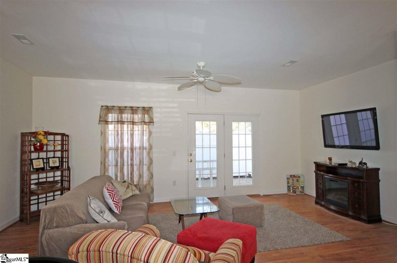 Property image 2 at 44 RIDGESTONE Circle, Mauldin, SC 29662