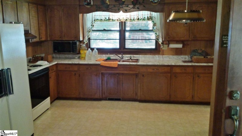 Property image 2 at 227 OVERHILL Drive, Duncan, SC 29334