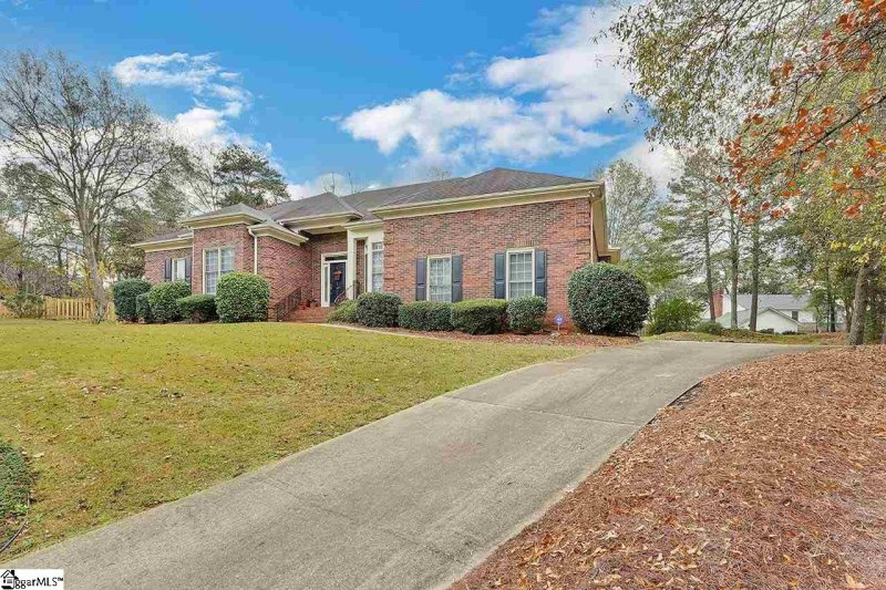 Property image 2 at 409 Crandall Drive, Greenville, SC 29607