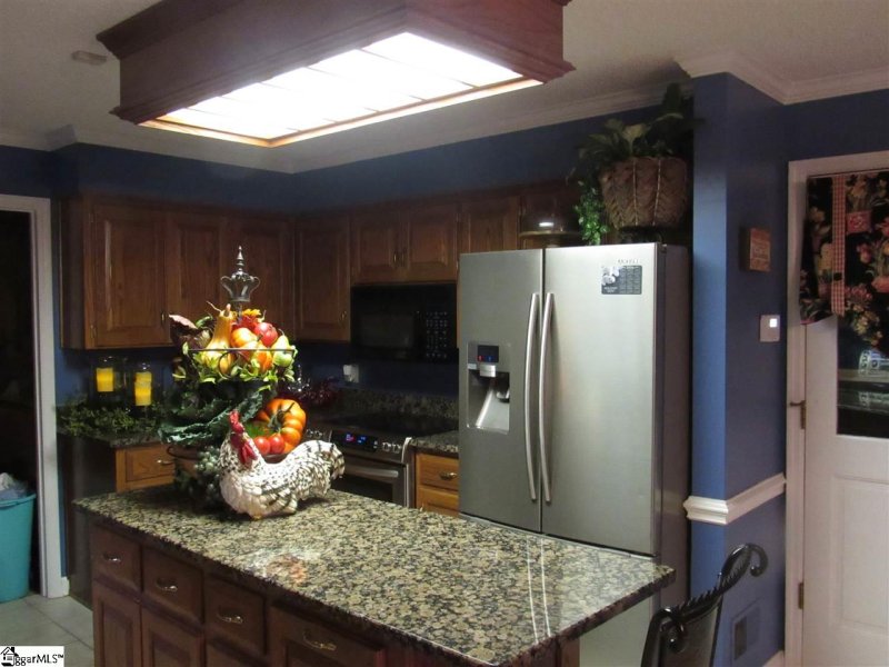 Property image 5 at 408 Thornhill Drive, Spartanburg, SC 29301