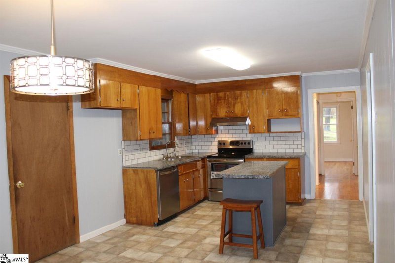 Property image 2 at 25 Pinehurst Street, Taylors, SC 29687