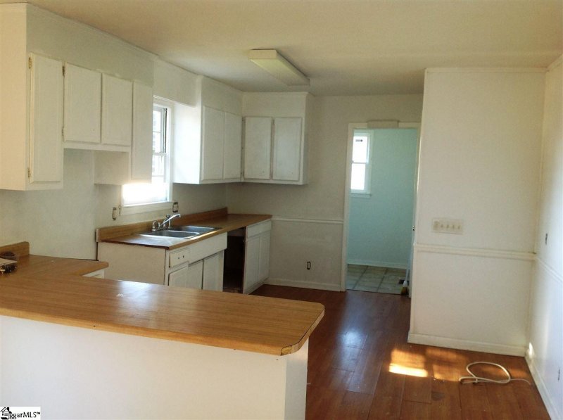 Property image 2 at 101 Empire Avenue, Greenville, SC 29611