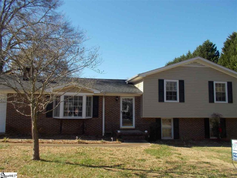 Property image 4 at 101 Glenda Lane, Greenville, SC 29607