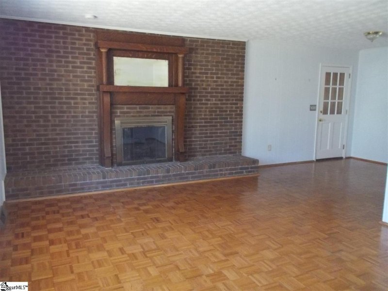 Property image 5 at 101 Glenda Lane, Greenville, SC 29607