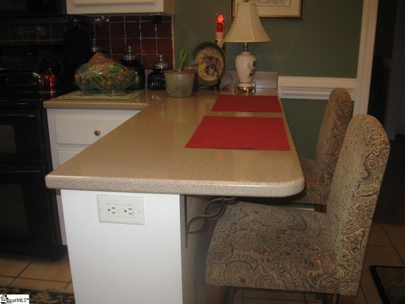 Property image 5 at 303 Greenview Circle, Greenville, SC 29609