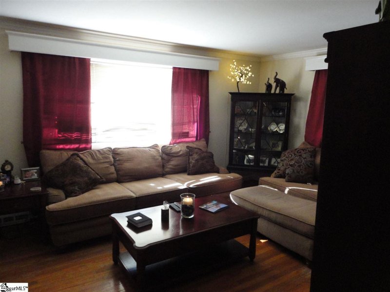 Property image 4 at 25 Forestdale Drive, Taylors, SC 29687