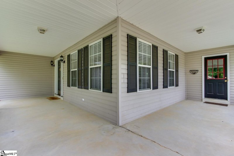 Property image 5 at 32 Brooke Ann Court, Taylors, SC 29687