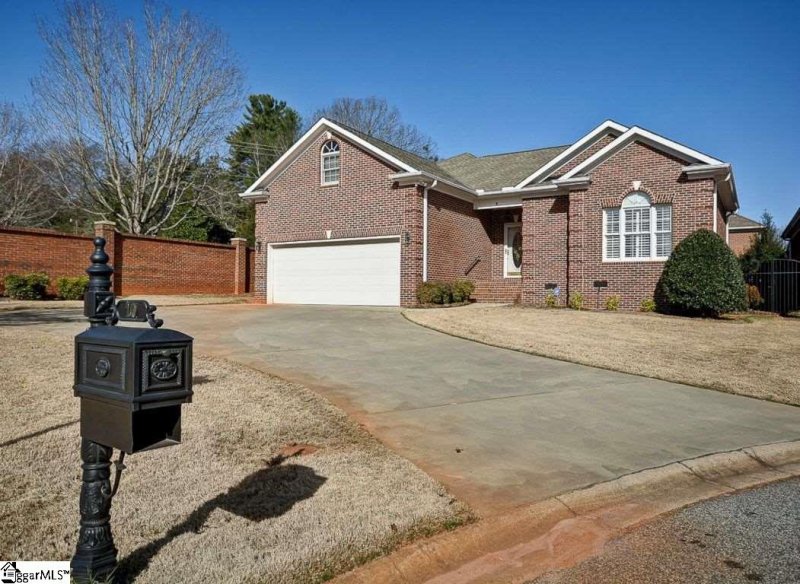 Property image 2 at 10 Bradford North Way, Greenville, SC 29617