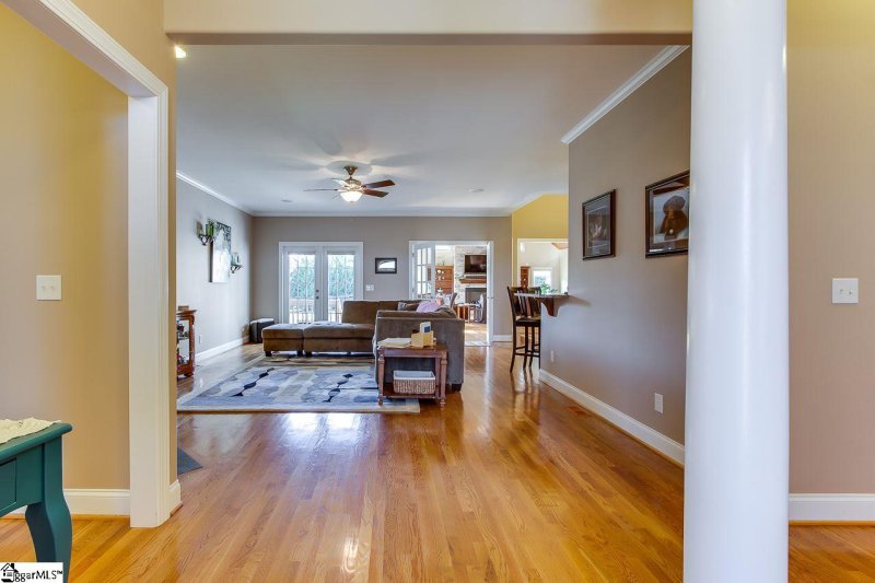 Property image 5 at 9 Meadow Trace Court, Greer, SC 29651