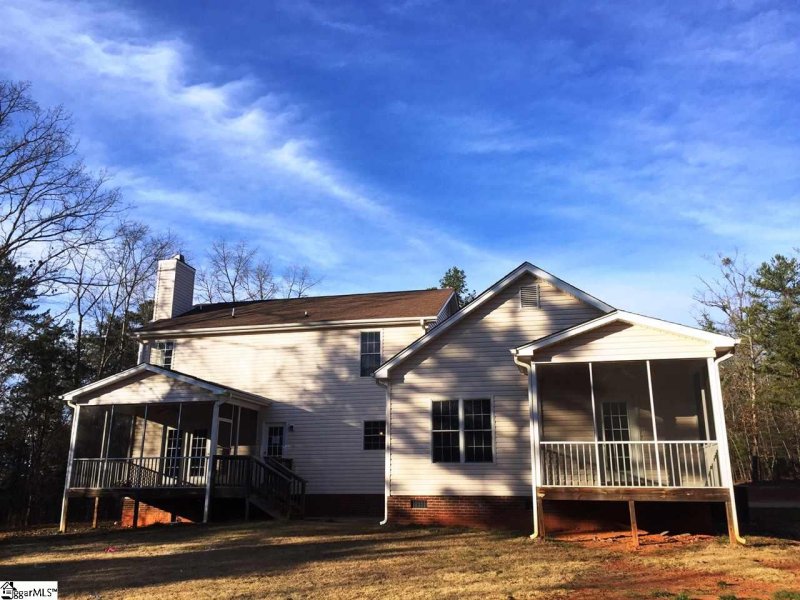 Property image 2 at 209 Grandwood Boulevard, Gray Court, SC 29645