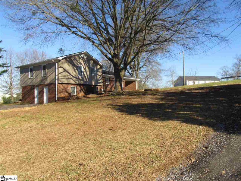 Property image 3 at 110 McCue Street, Easley, SC 29642