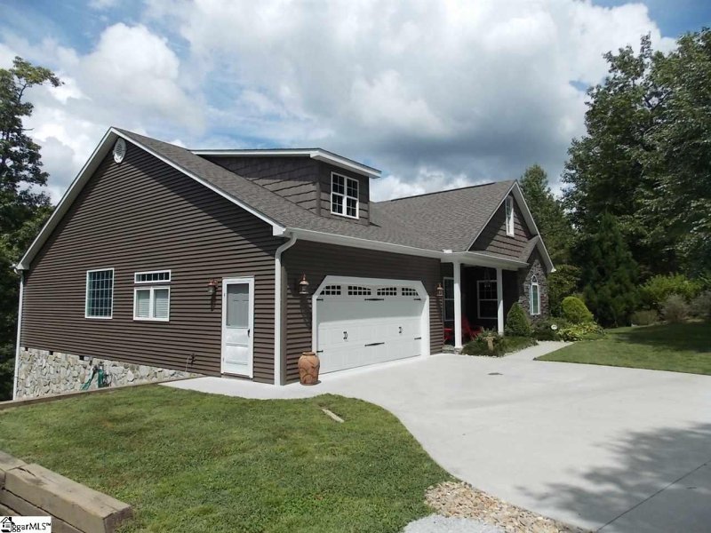 Property image 2 at 111 Sidari Drive, Pickens, SC 29671