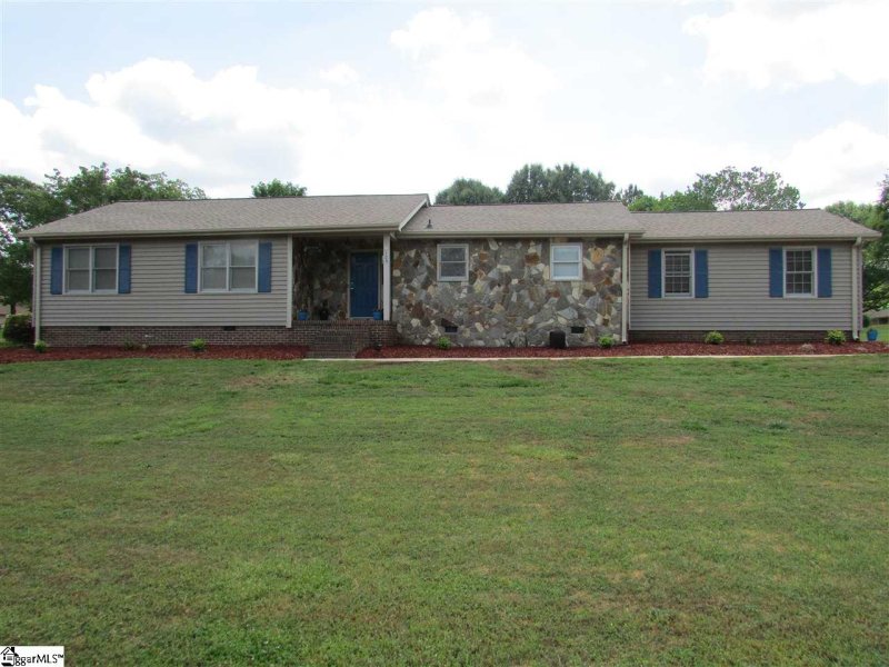 Property image 3 at 109 Clarendon Drive, Easley, SC 29642