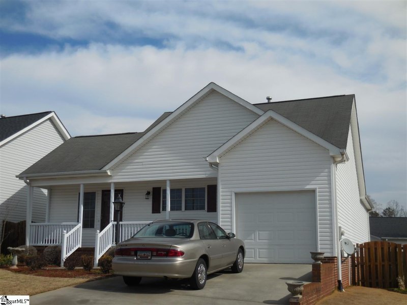 Property image 2 at 113 Baldwin Place, Easley, SC 29642