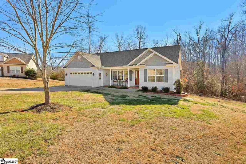 Property image 3 at 104 Gratiot Lane, Greer, SC 29651