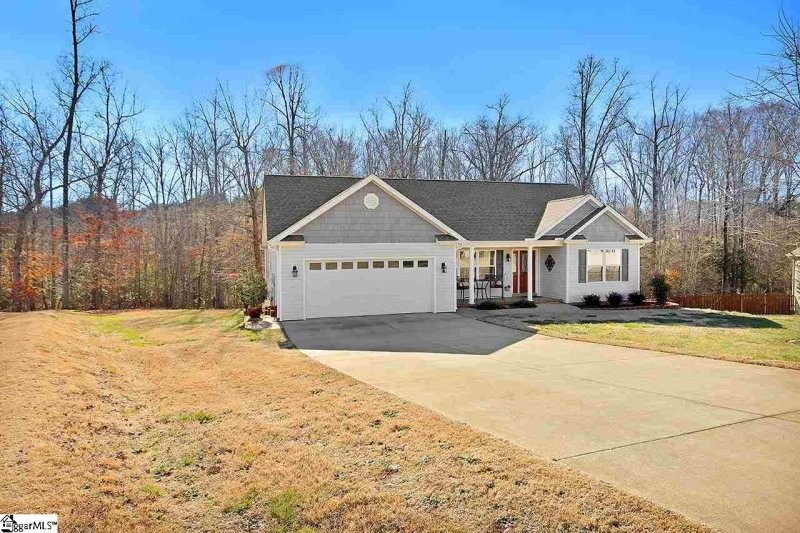 Property image 4 at 104 Gratiot Lane, Greer, SC 29651