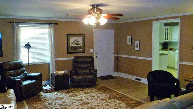 Property image 2 at 105 Donald Drive, Easley, SC 29642