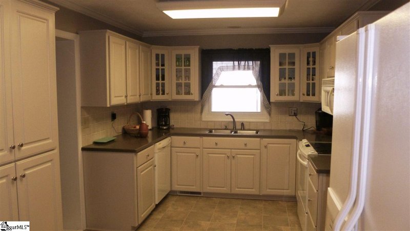 Property image 3 at 105 Donald Drive, Easley, SC 29642