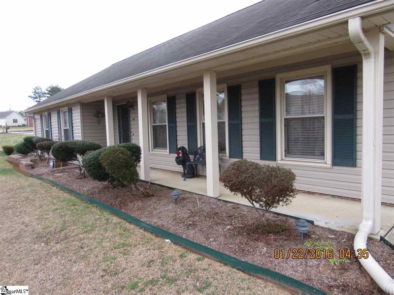 Property image 2 at 105 Amberwood Lane, Mauldin, SC 29662