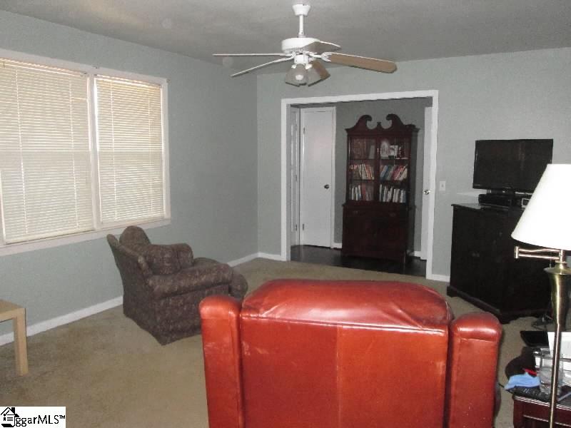 Property image 2 at 112 Blakely Avenue, Laurens, SC 29360