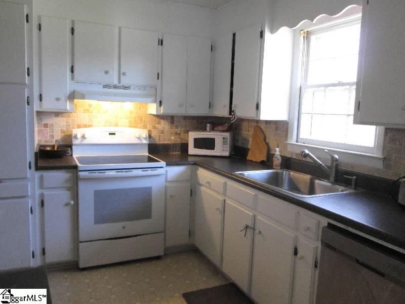 Property image 3 at 112 Blakely Avenue, Laurens, SC 29360