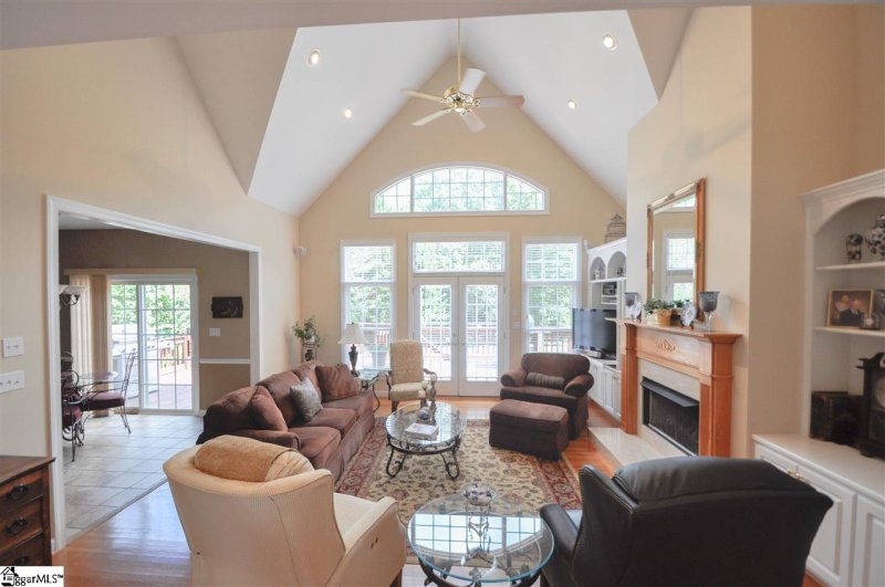 Property image 5 at 525 Wentworth Farm Circle, Boiling Springs, SC 29316