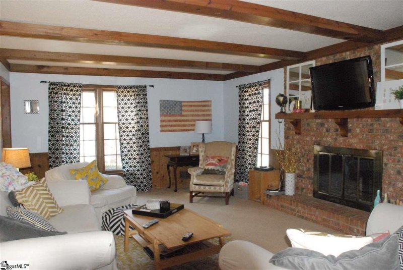 Property image 3 at 224 Heathwood Drive, Spartanburg, SC 29307