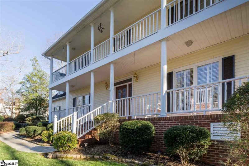 Property image 2 at 8 Creek View Court, Greenville, SC 29609-6900