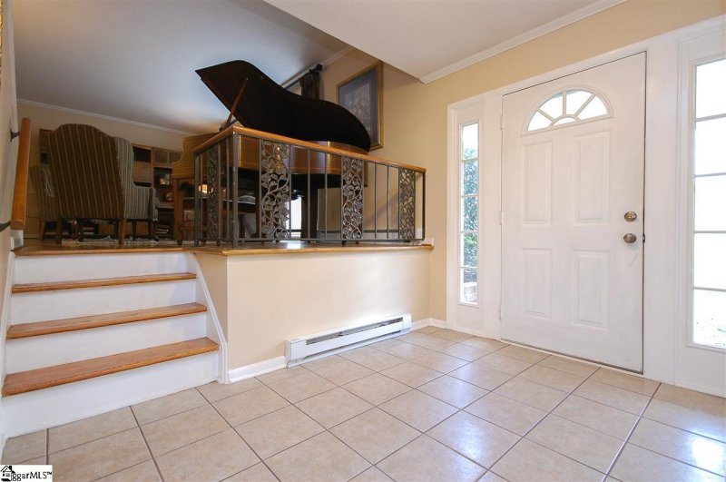 Property image 2 at 100 Carlton Drive, Mauldin, SC 29662