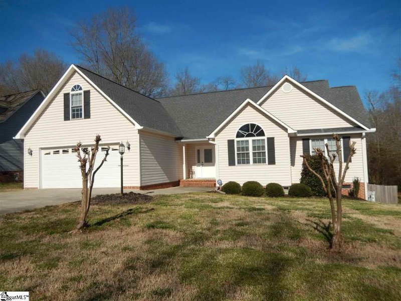 Property image 2 at 105 Jester Court, Williamston, SC 29697