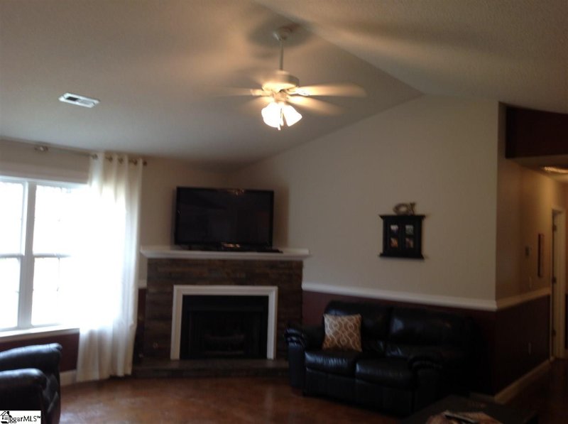 Property image 3 at 110 Cedar Glen Drive, Williamston, SC 29697