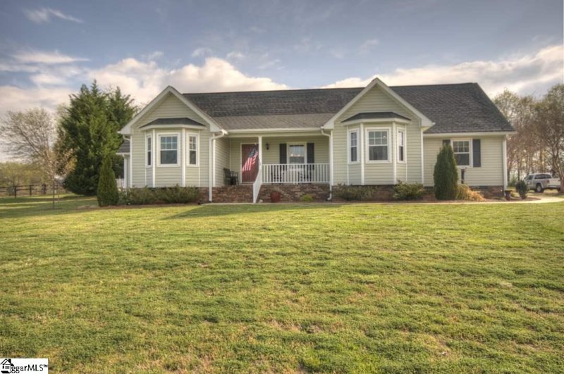 102 Ridge Way
