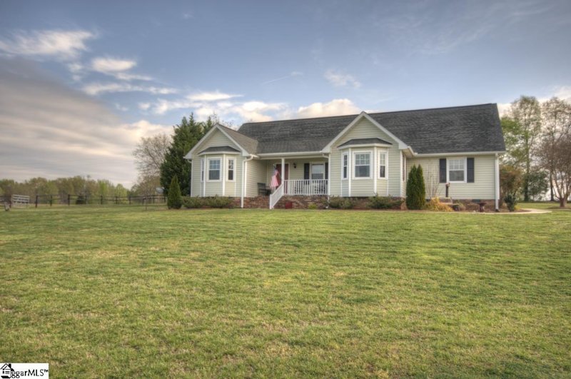 Property image 3 at 102 Ridge Way, Simpsonville, SC 29680